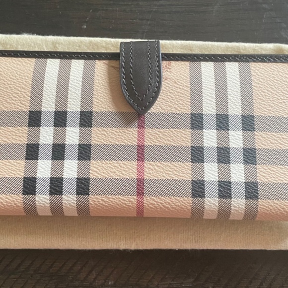 Burberry Wallets - Picture 4 of 5